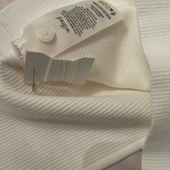 Aritiza Wilfred Blanche Top Size M (like new) - Picture 3 of 4